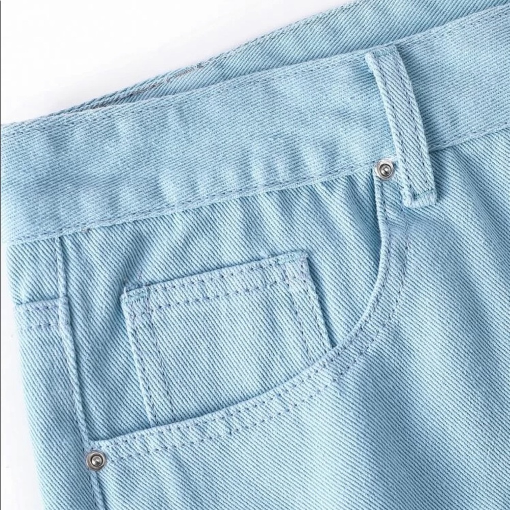 Shorts - Picture 4 of 4